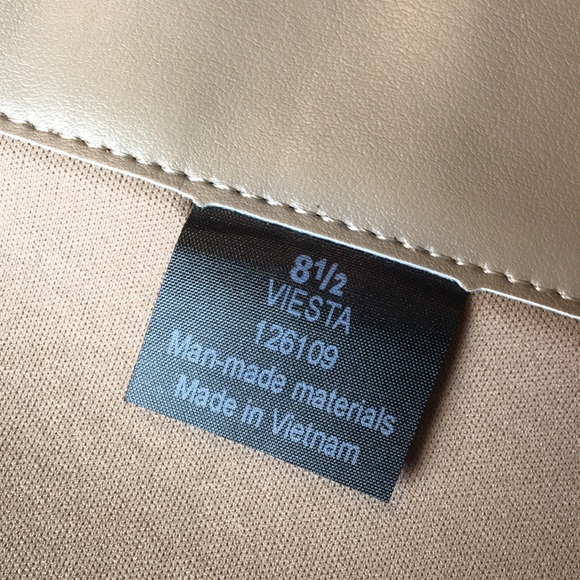 Pesaro Taupe vegan 3.75” heeled lined boots 8.5 - Picture 9 of 12